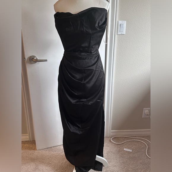 House of CB - BLACK SATIN STRAPLESS CORSET MAXI - Picture 9 of 12